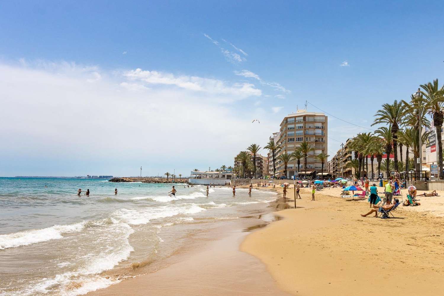 2-BEDROOM APARTMENT WITH SOUTH-FACING ORIENTATION AND TERRACE – AVENIDA DE LAS HABANERAS, TORREVIEJA