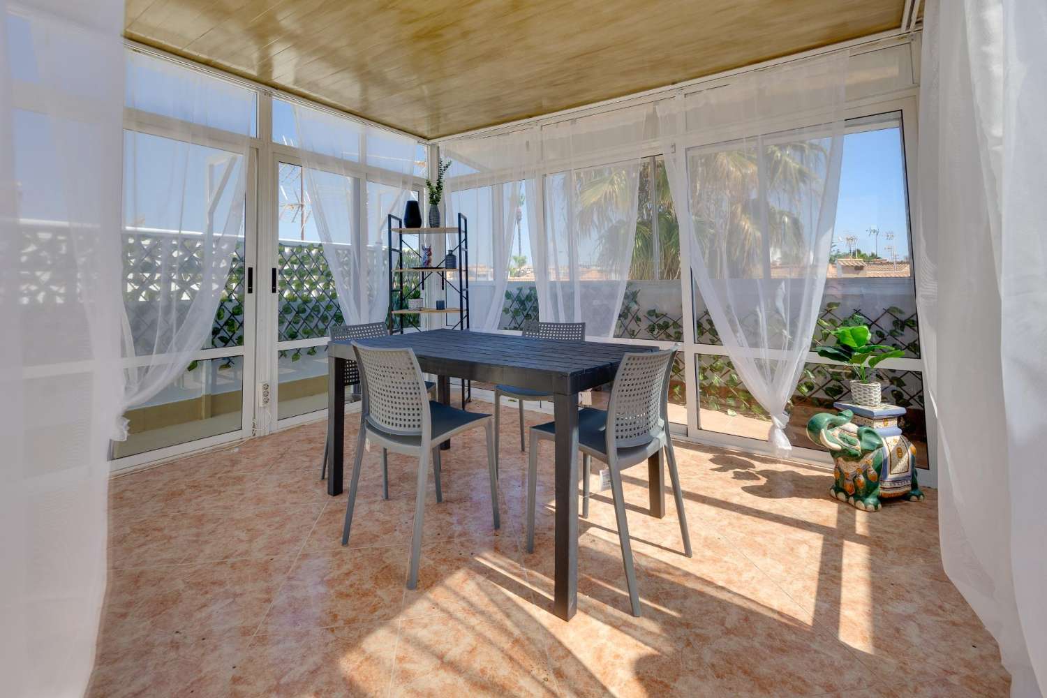 2-BEDROOM TOP-FLOOR BUNGALOW WITH SPACIOUS TERRACES AND PRIVATE SOLARIUM – NO COMMUNITY FEES