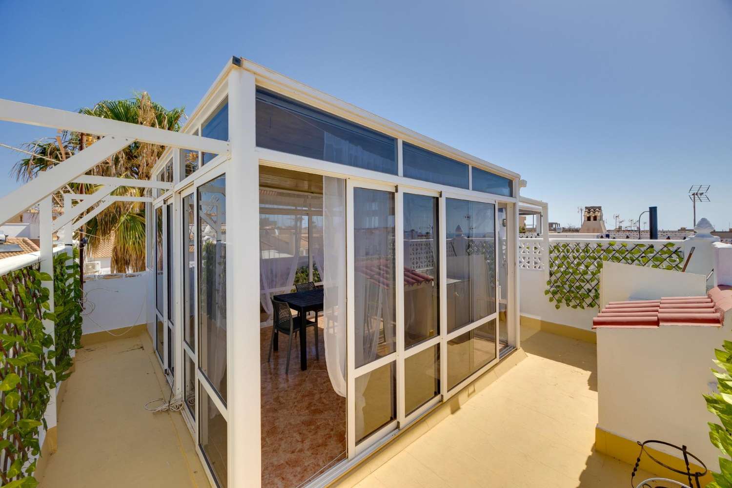 2-BEDROOM TOP-FLOOR BUNGALOW WITH SPACIOUS TERRACES AND PRIVATE SOLARIUM – NO COMMUNITY FEES