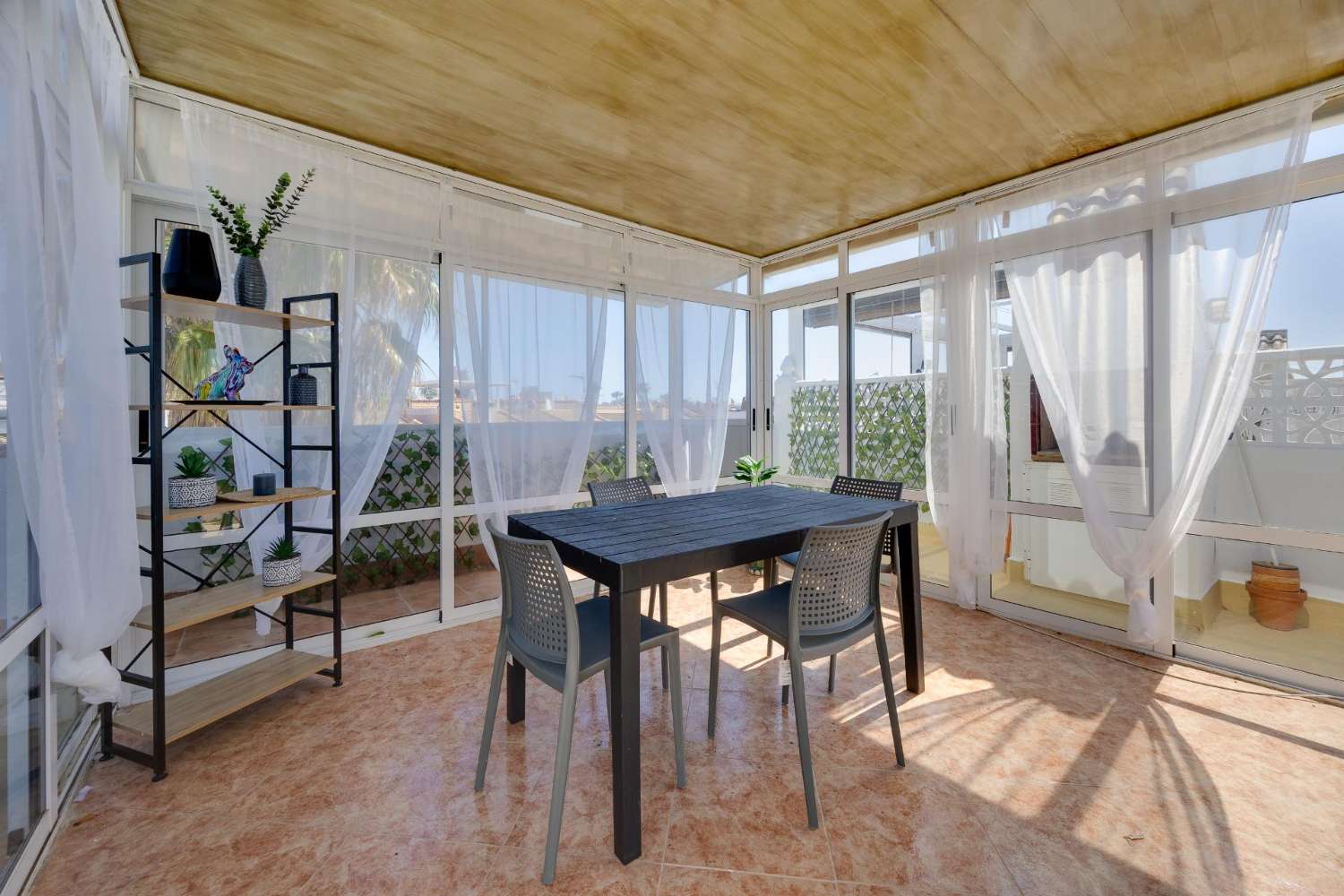 2-BEDROOM TOP-FLOOR BUNGALOW WITH SPACIOUS TERRACES AND PRIVATE SOLARIUM – NO COMMUNITY FEES