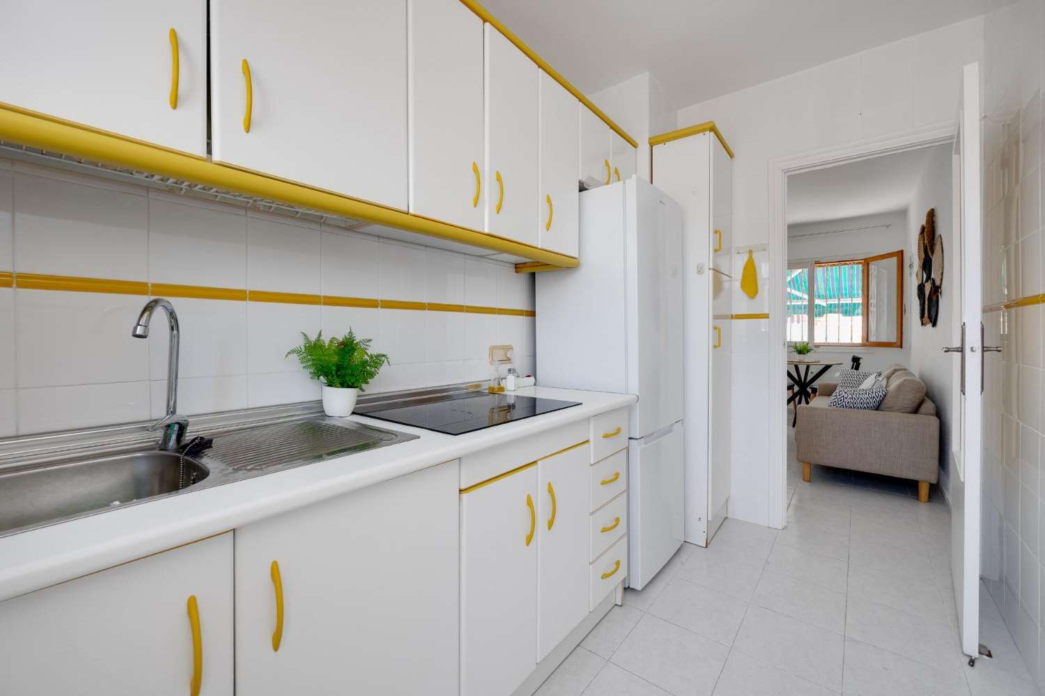2-BEDROOM TOP-FLOOR BUNGALOW WITH SPACIOUS TERRACES AND PRIVATE SOLARIUM – NO COMMUNITY FEES