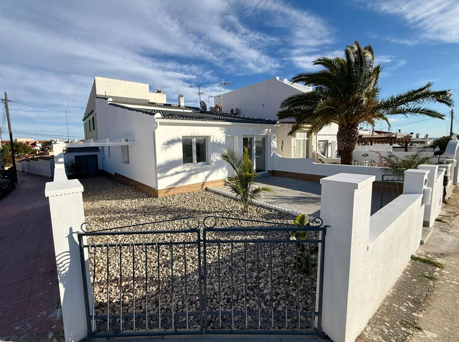 Fully Renovated 3-Bedroom Bungalow with Beautiful Views in Ciudad Quesada