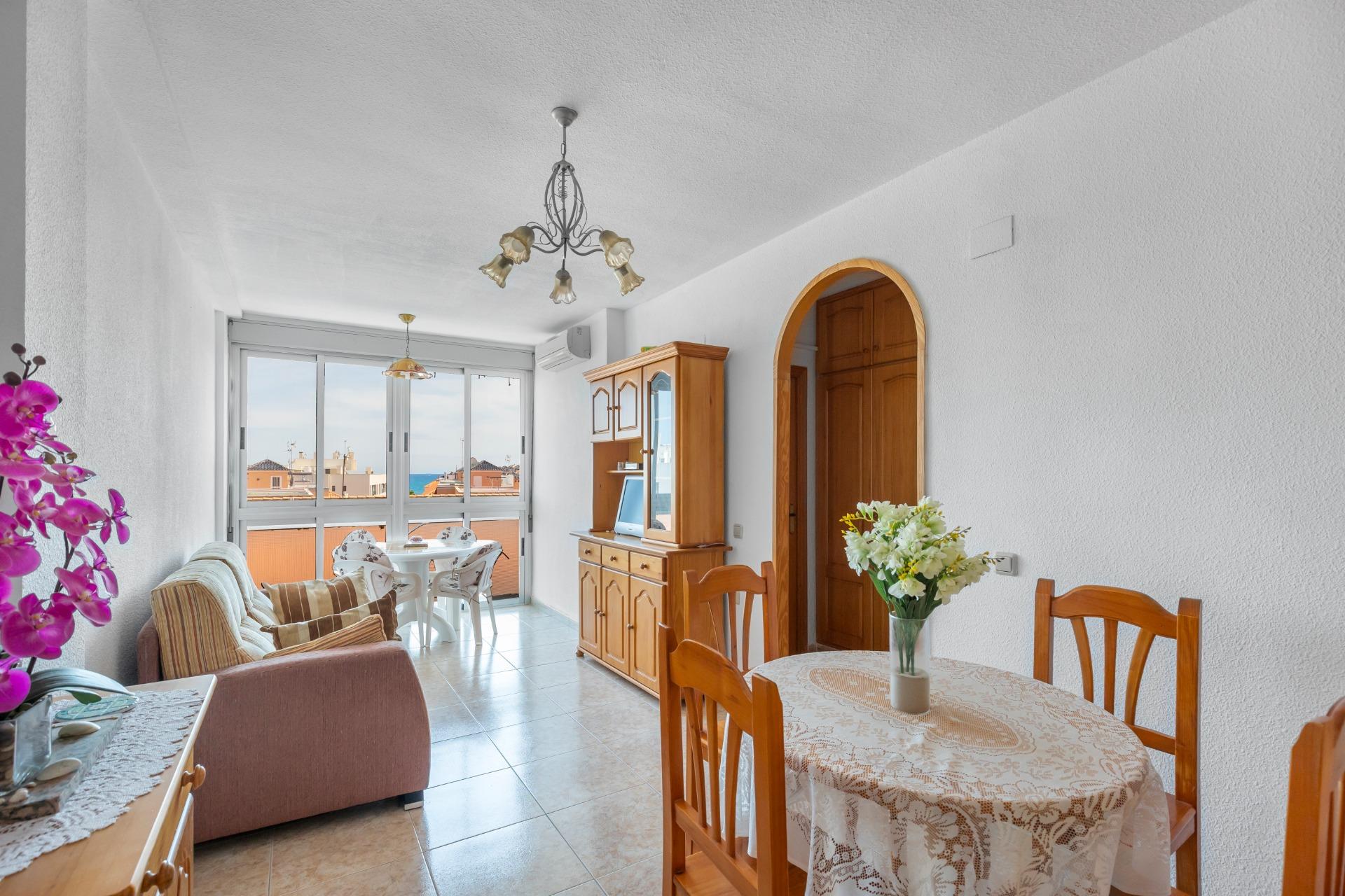 Světlý apartmán s výhledem na moře pouhých 200 metrů od pláže – La Mata