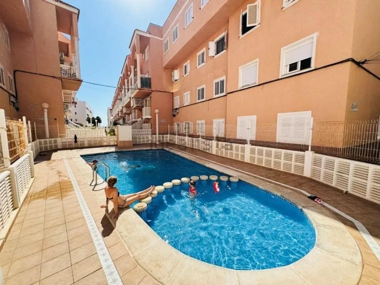 Světlý apartmán s výhledem na moře pouhých 200 metrů od pláže – La Mata