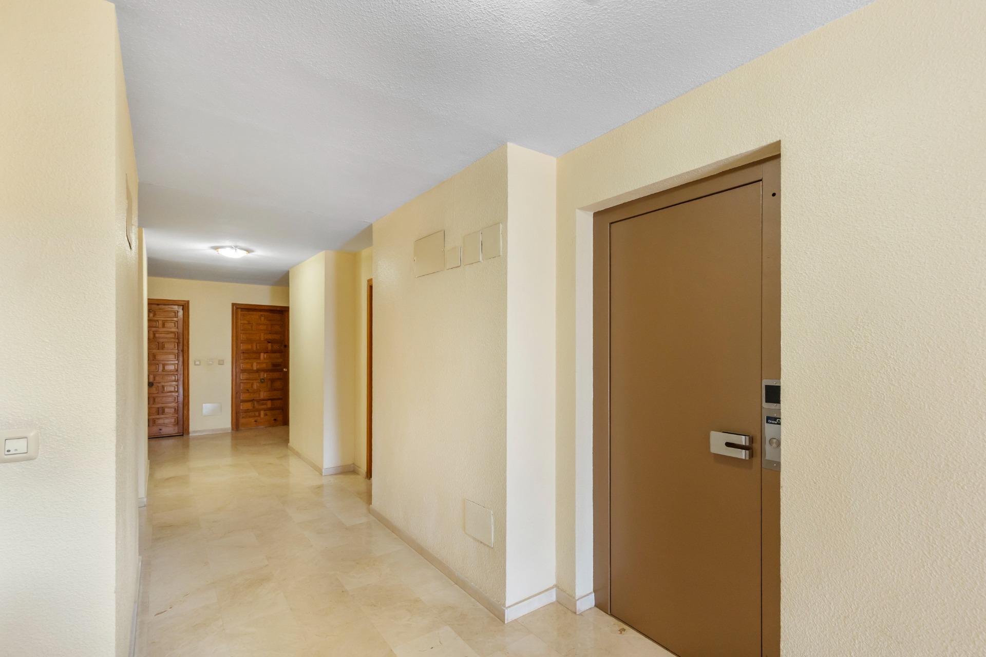 Světlý apartmán s výhledem na moře pouhých 200 metrů od pláže – La Mata