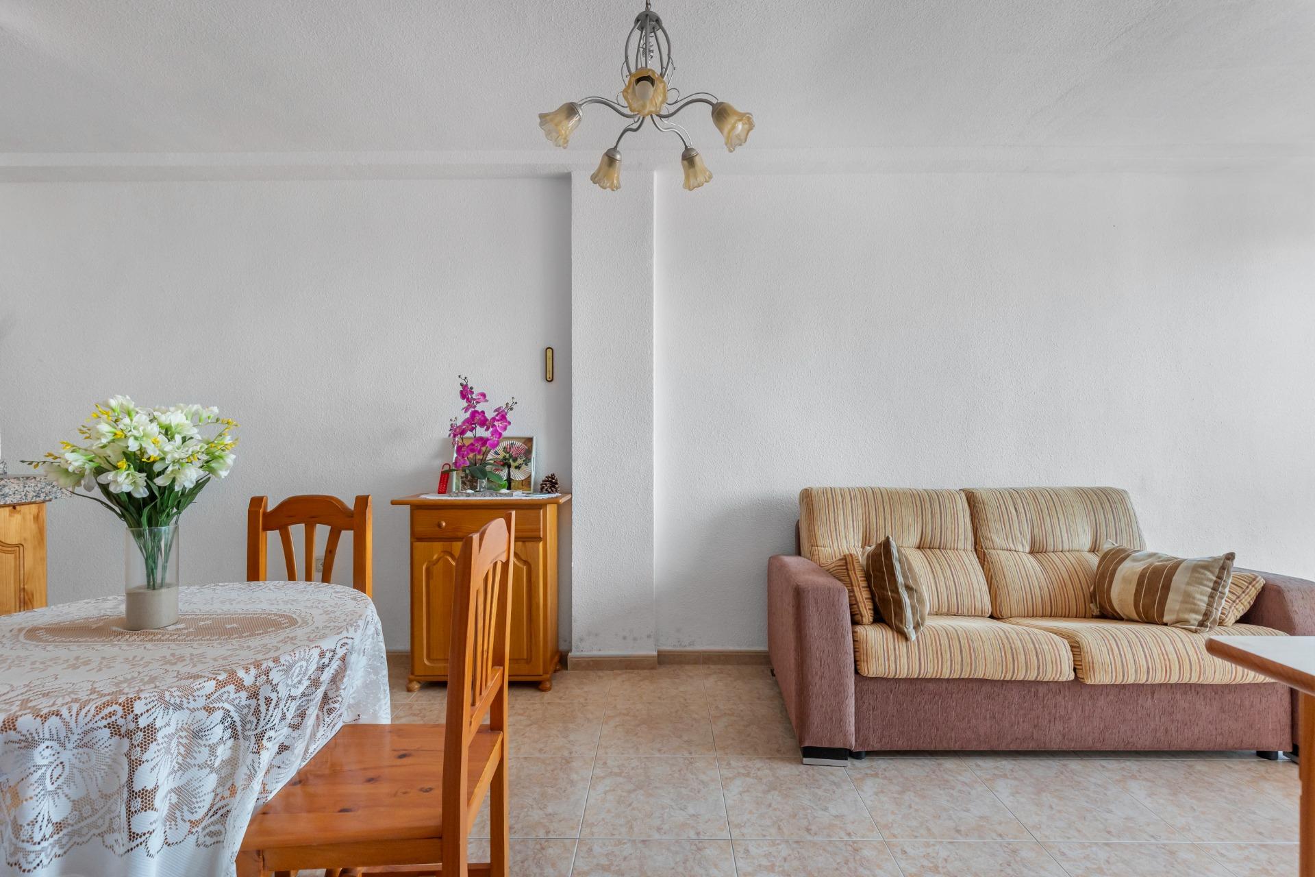 Světlý apartmán s výhledem na moře pouhých 200 metrů od pláže – La Mata