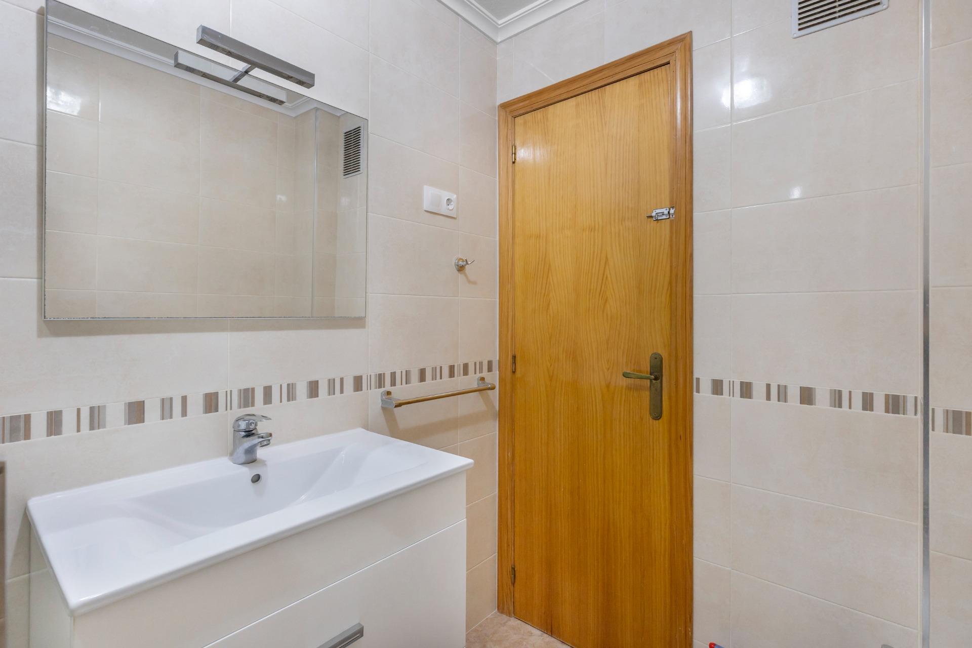 Světlý apartmán s výhledem na moře pouhých 200 metrů od pláže – La Mata