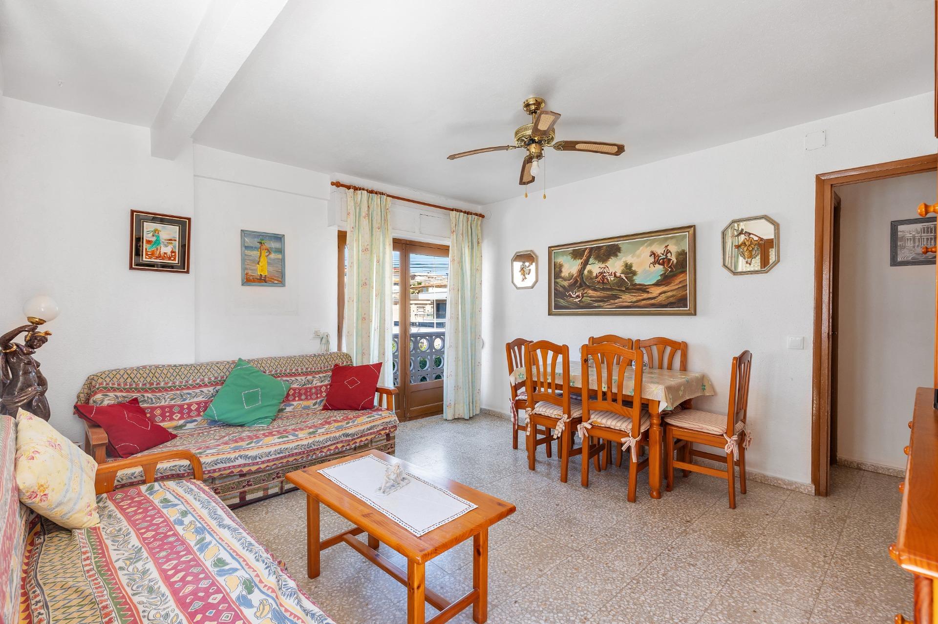 Three-bedroom bungalow just 50 metres from the beach – La Mata
