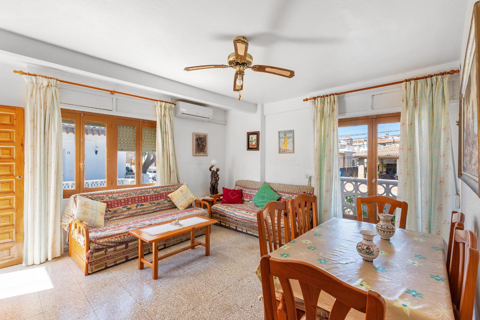 Three-bedroom bungalow just 50 metres from the beach – La Mata