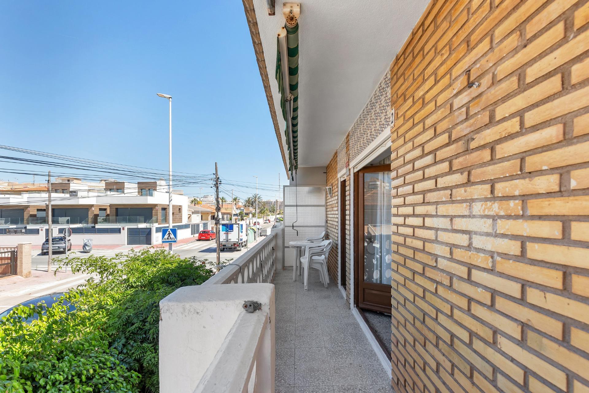 Three-bedroom bungalow just 50 metres from the beach – La Mata
