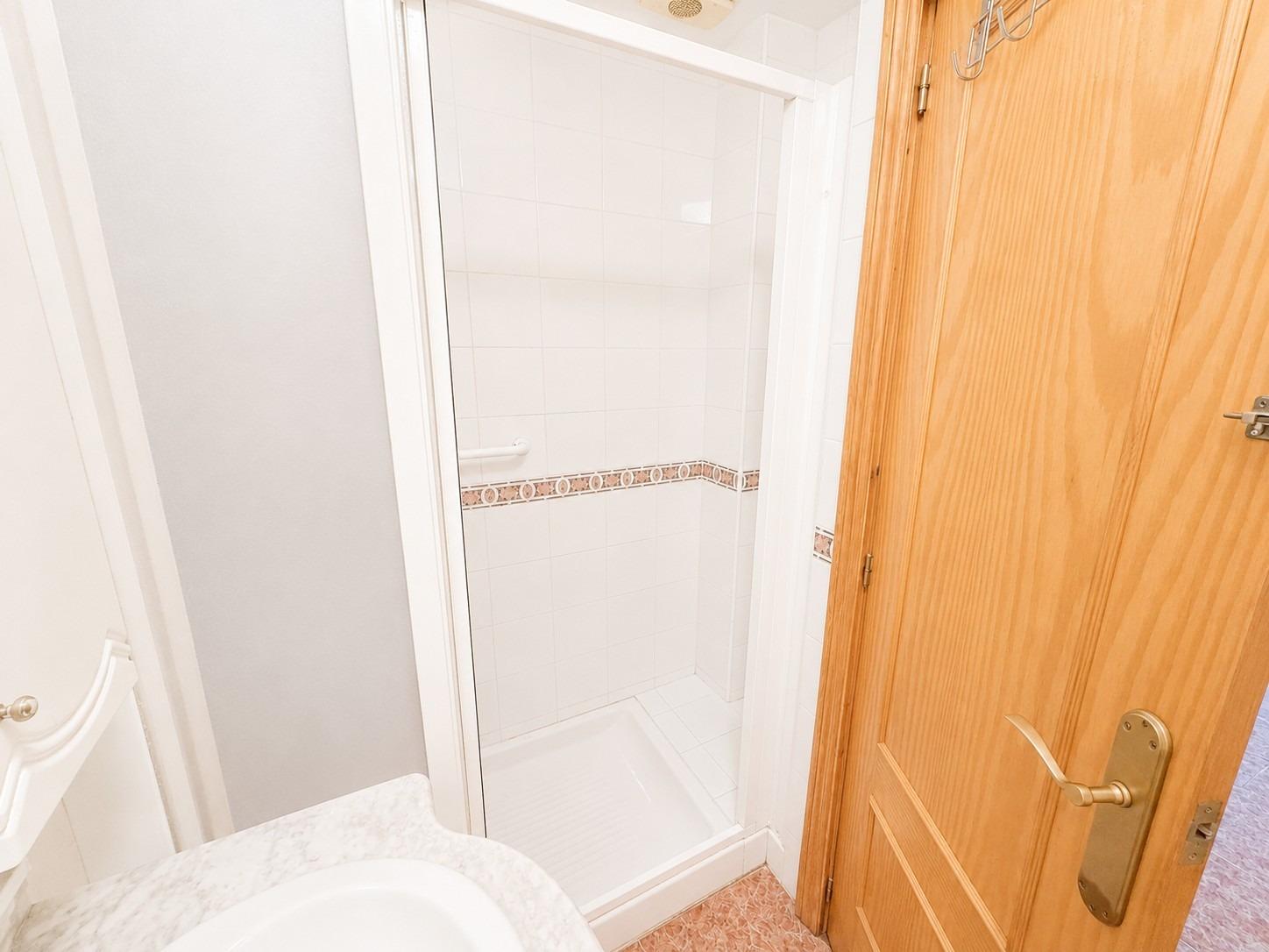 APARTMÁN SE 3 LOŽNICEMI A TERASOU – TORREVIEJA