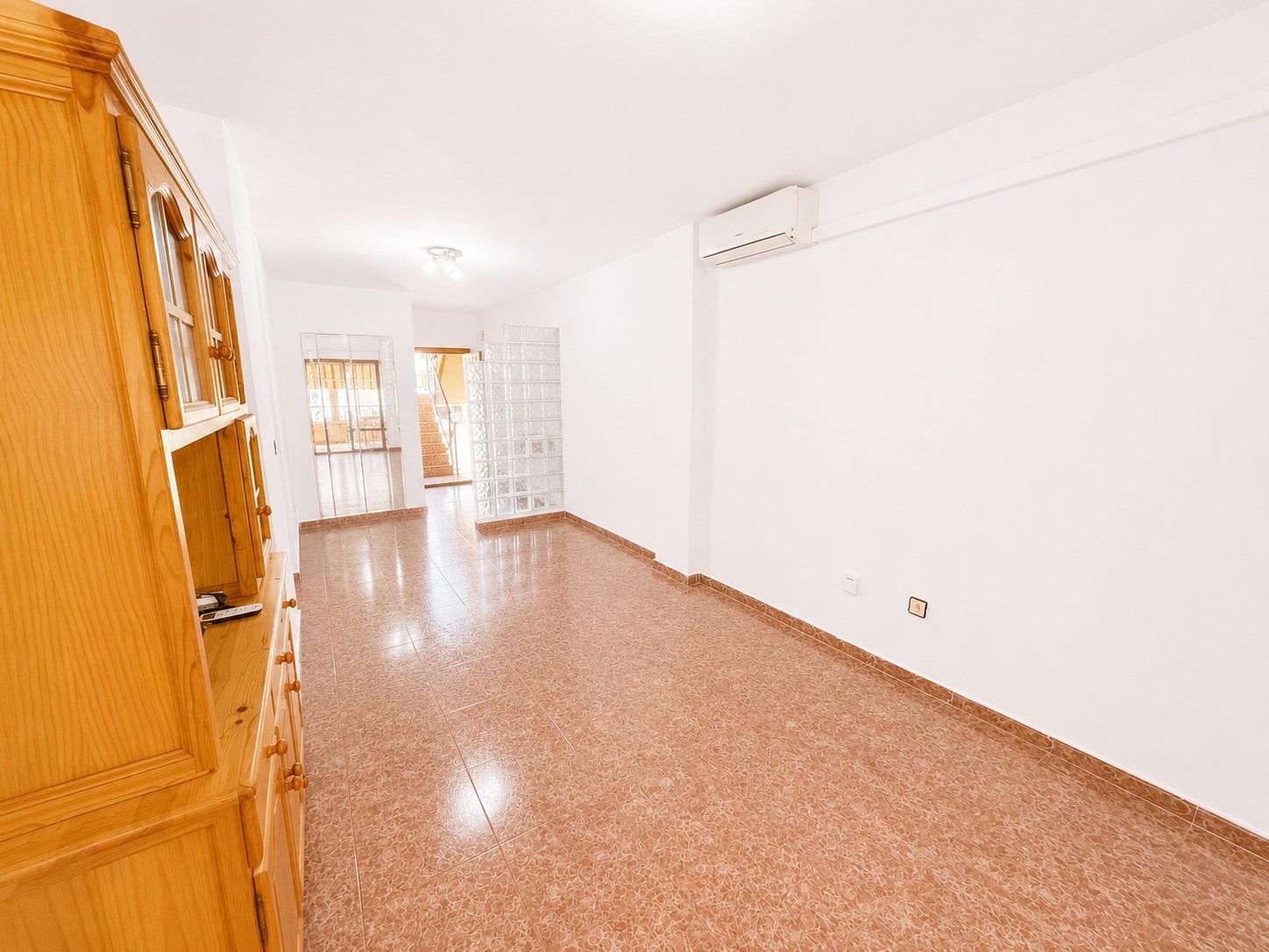 APARTMÁN SE 3 LOŽNICEMI A TERASOU – TORREVIEJA