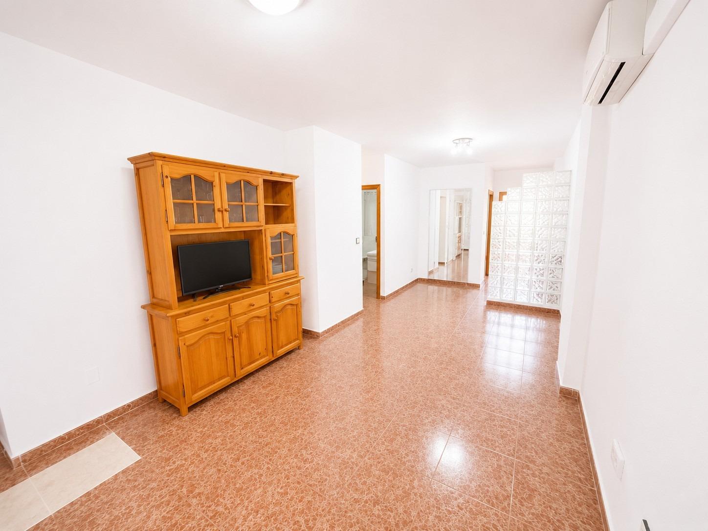 APARTMÁN SE 3 LOŽNICEMI A TERASOU – TORREVIEJA