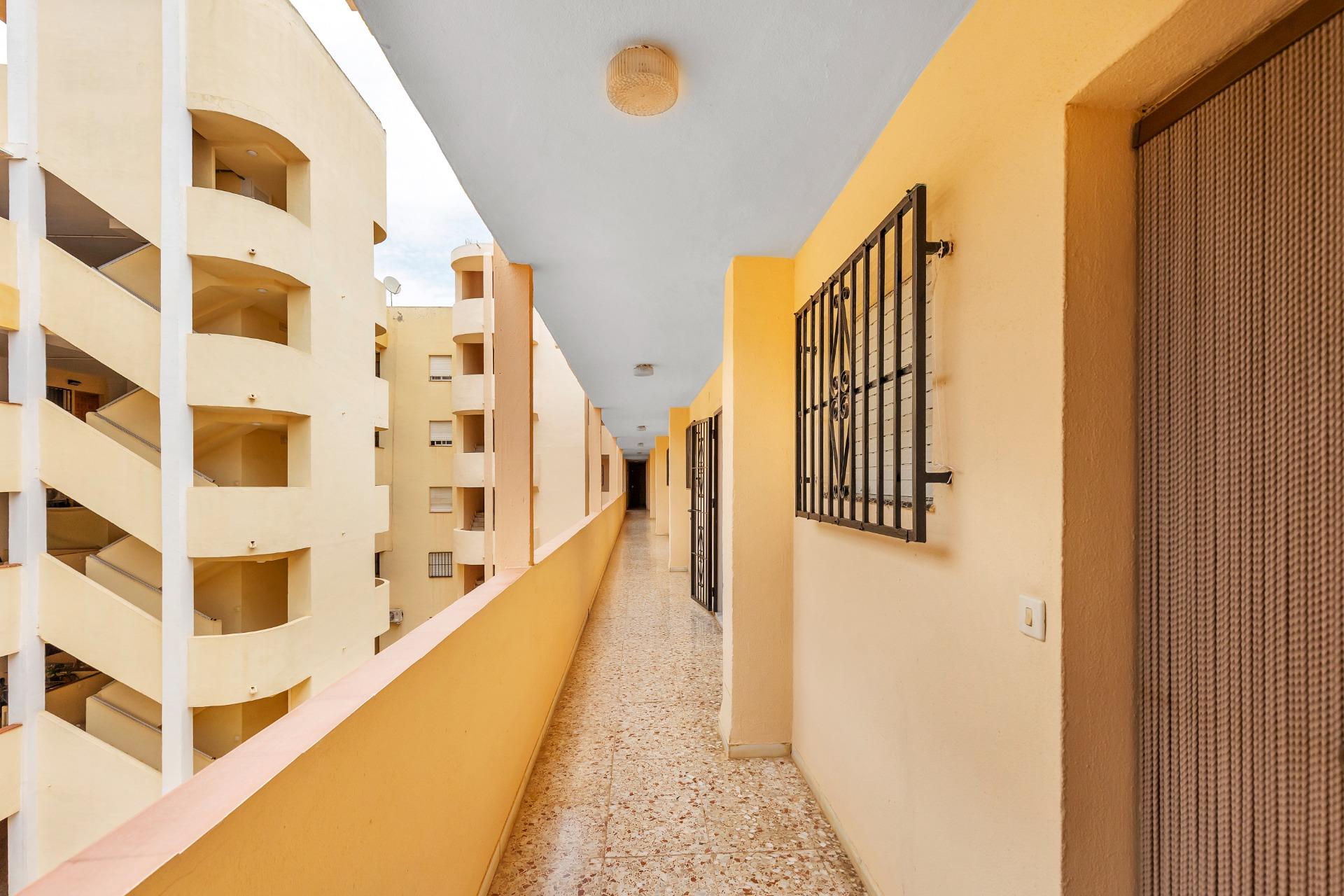 APARTMÁN S 1 LOŽNICÍ, JIŽNÍ ORIENTACÍ A GARÁŽÍ – GUARDAMAR DEL SEGURA