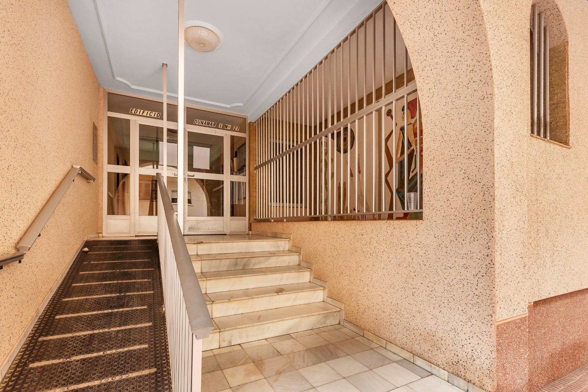 APARTMÁN S 1 LOŽNICÍ, JIŽNÍ ORIENTACÍ A GARÁŽÍ – GUARDAMAR DEL SEGURA