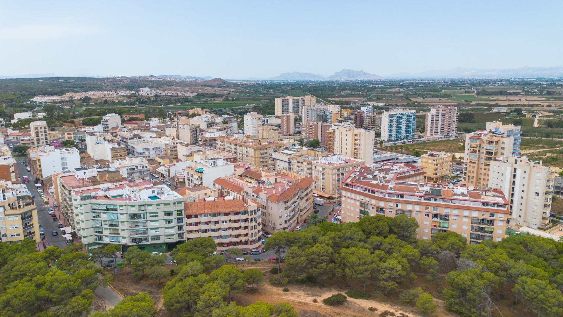 APARTMÁN S 1 LOŽNICÍ, JIŽNÍ ORIENTACÍ A GARÁŽÍ – GUARDAMAR DEL SEGURA