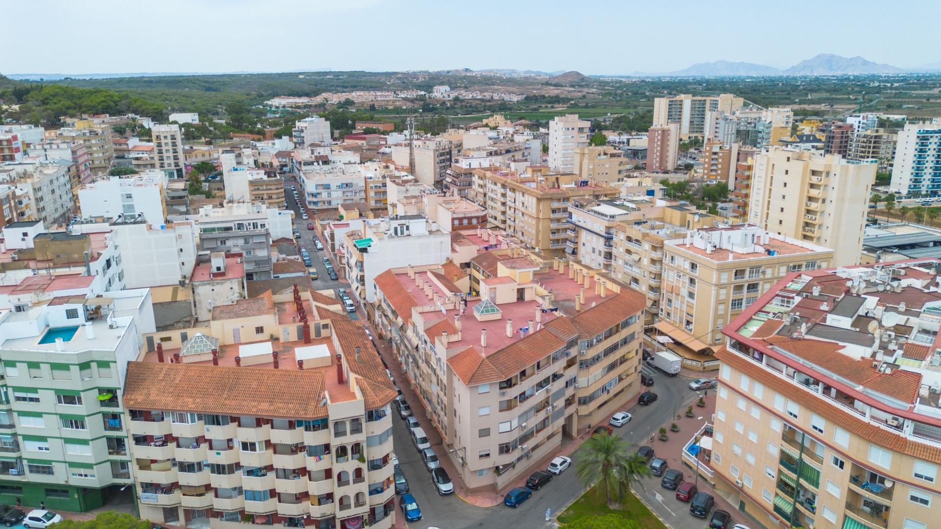 APARTMÁN S 1 LOŽNICÍ, JIŽNÍ ORIENTACÍ A GARÁŽÍ – GUARDAMAR DEL SEGURA