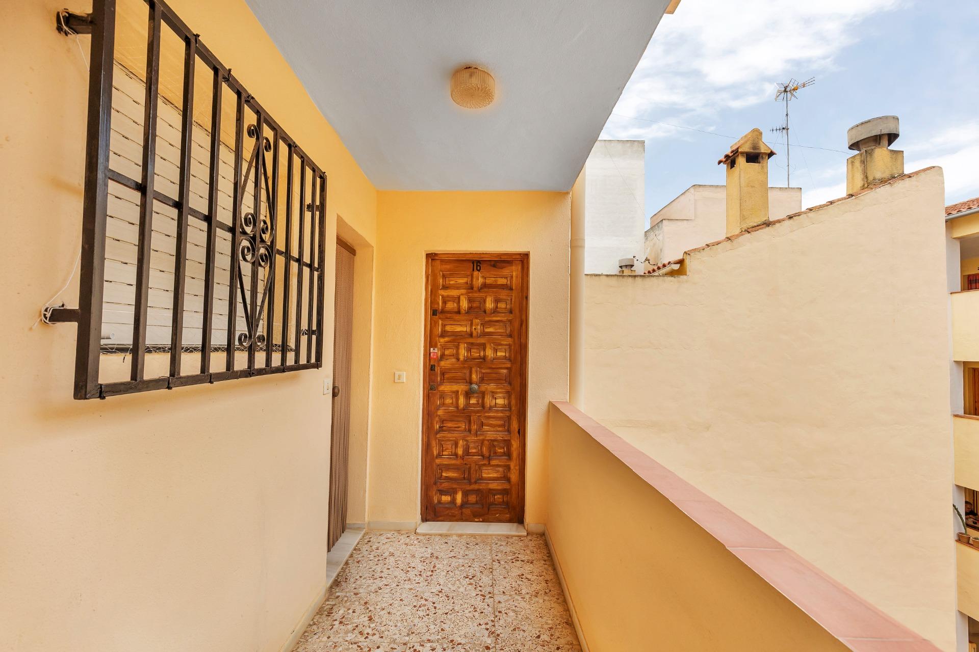 APARTMÁN S 1 LOŽNICÍ, JIŽNÍ ORIENTACÍ A GARÁŽÍ – GUARDAMAR DEL SEGURA