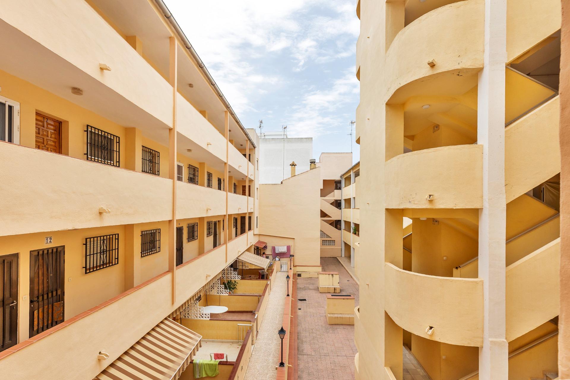 APARTMÁN S 1 LOŽNICÍ, JIŽNÍ ORIENTACÍ A GARÁŽÍ – GUARDAMAR DEL SEGURA