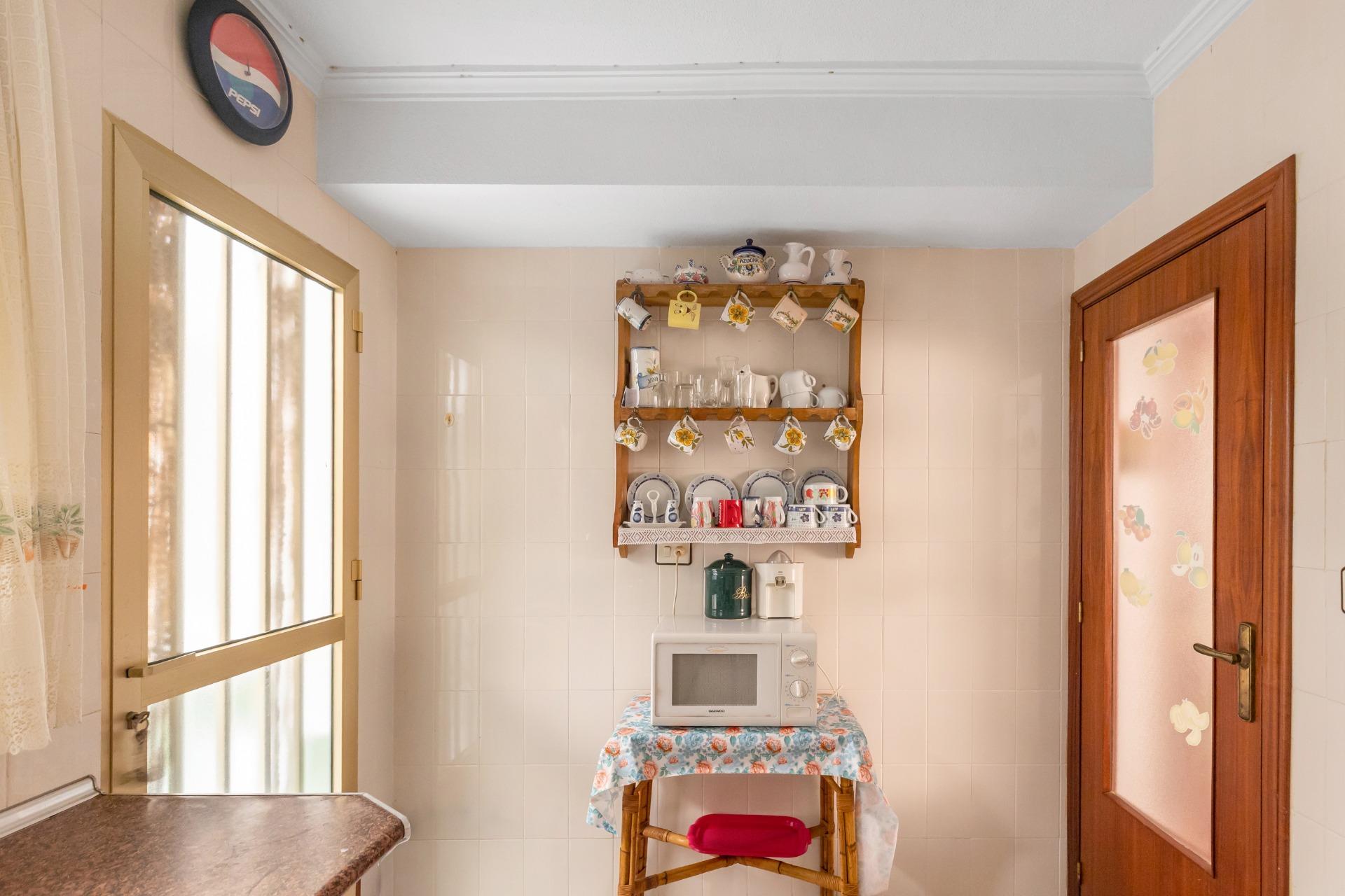 Přízemní apartmán s prostornou terasou blízko pláže – Torrevieja