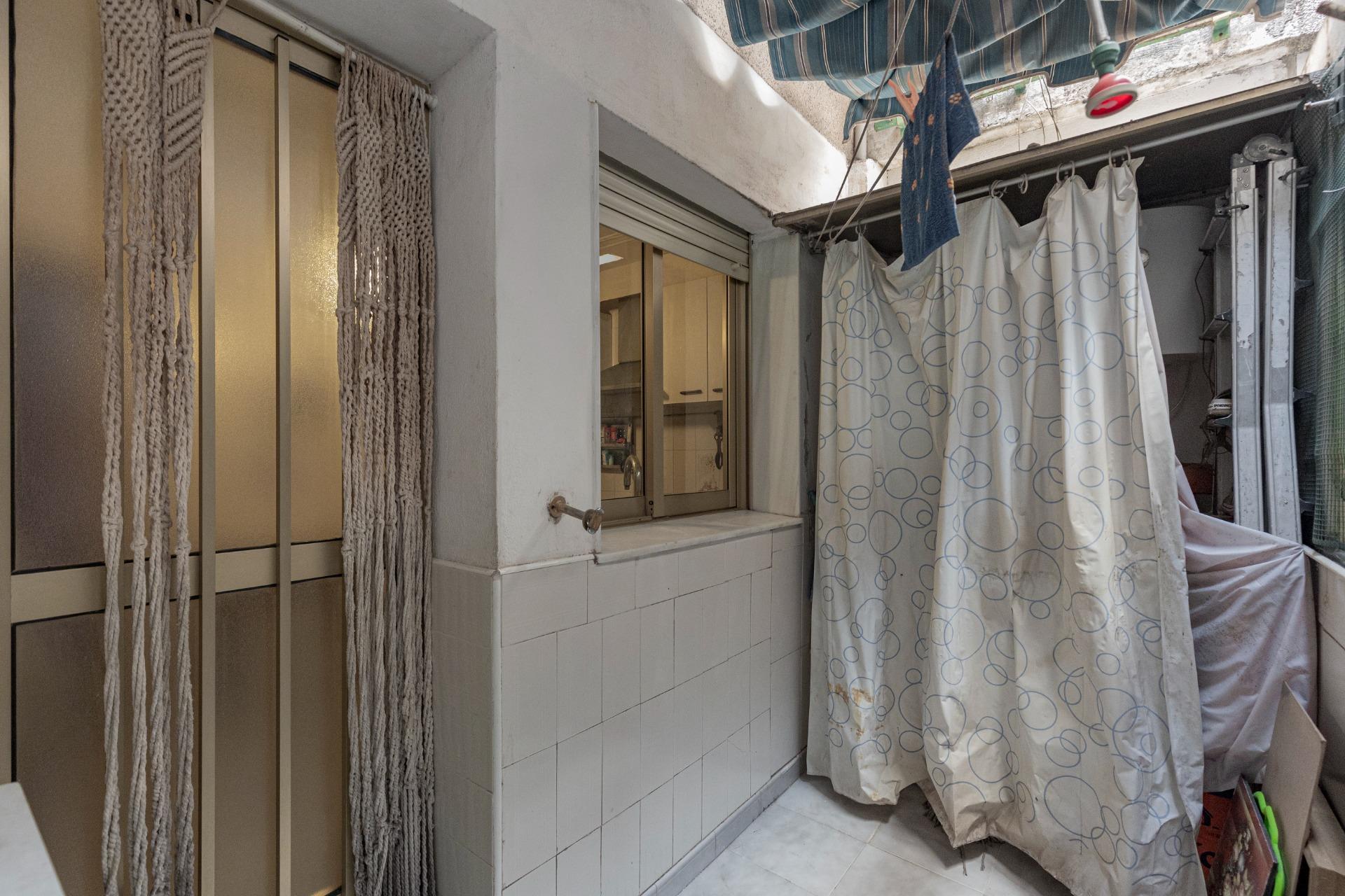Přízemní apartmán s prostornou terasou blízko pláže – Torrevieja