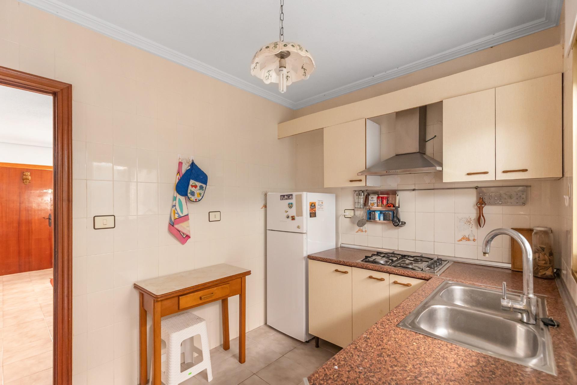 Přízemní apartmán s prostornou terasou blízko pláže – Torrevieja
