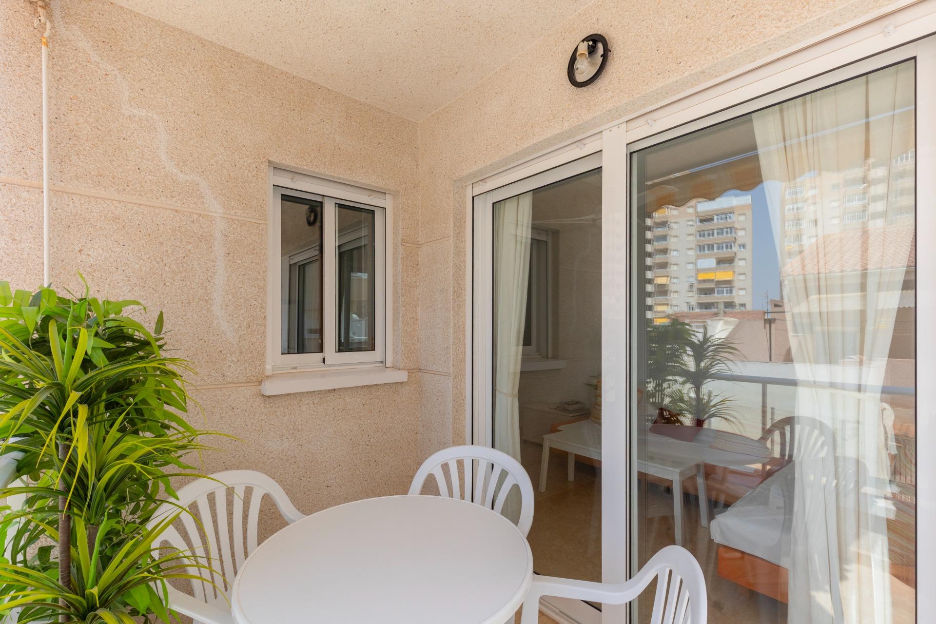 APARTMÁN SE 2 LOŽNICEMI, GARÁŽÍ A KOMUNITNÍM BAZÉNEM – NUEVA TORREVIEJA