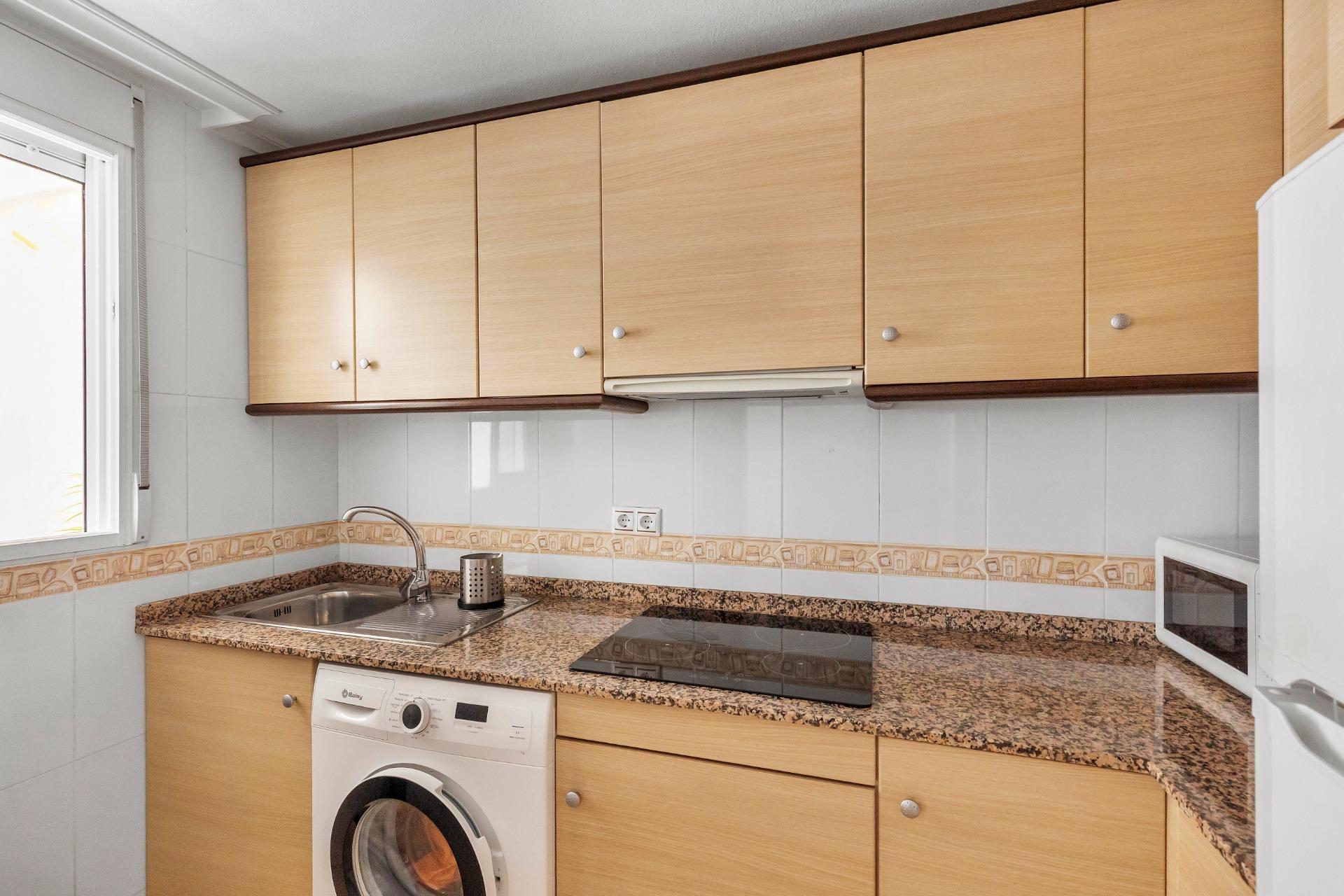 APARTMÁN SE 2 LOŽNICEMI, GARÁŽÍ A KOMUNITNÍM BAZÉNEM – NUEVA TORREVIEJA