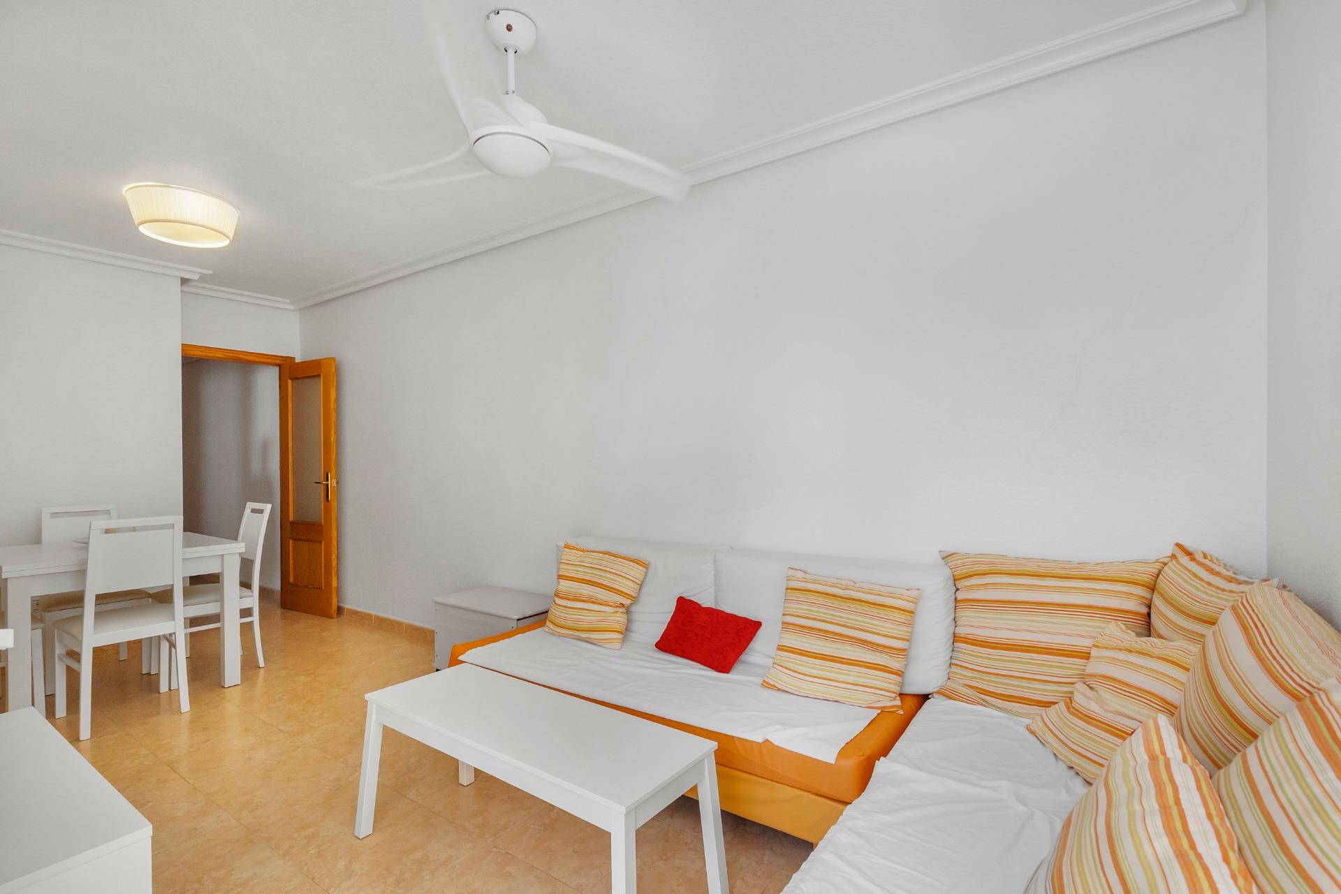 APARTMÁN SE 2 LOŽNICEMI, GARÁŽÍ A KOMUNITNÍM BAZÉNEM – NUEVA TORREVIEJA