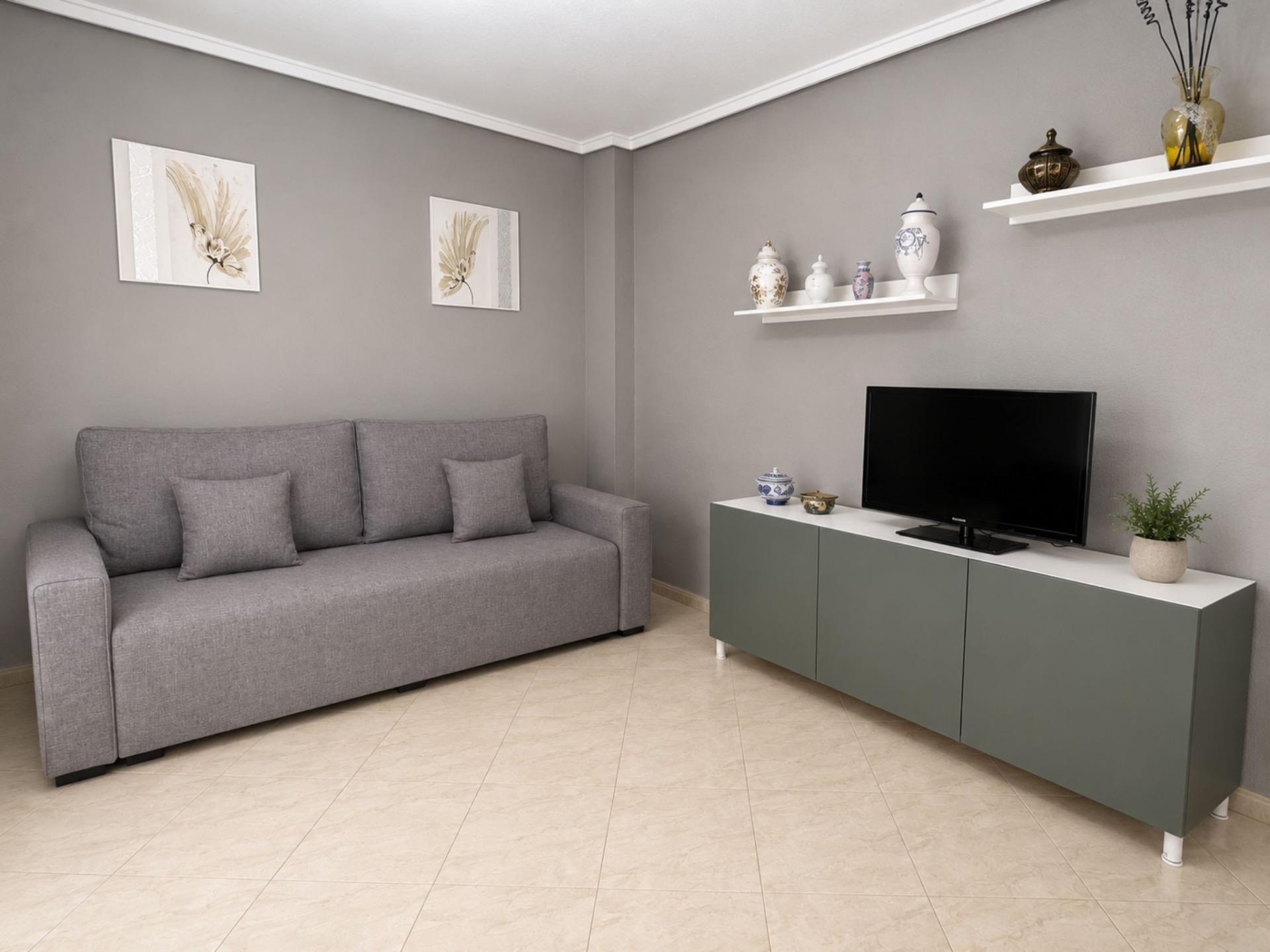 APARTMÁN SE 2 LOŽNICEMI A KOMUNITNÍM BAZÉNEM – CENTRUM TORREVIEJA