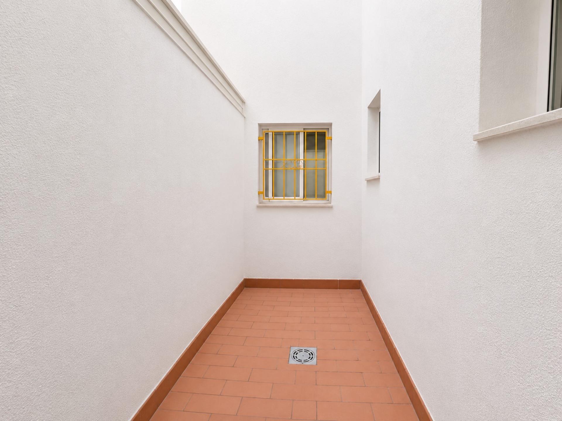 APARTMÁN SE 2 LOŽNICEMI A KOMUNITNÍM BAZÉNEM – CENTRUM TORREVIEJA