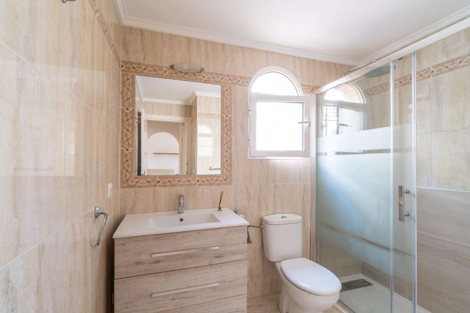 PŘÍZEMNÍ APARTMÁN S PROSTORNOU ZAHRADOU – LOS DOLSES, ORIHUELA COSTA