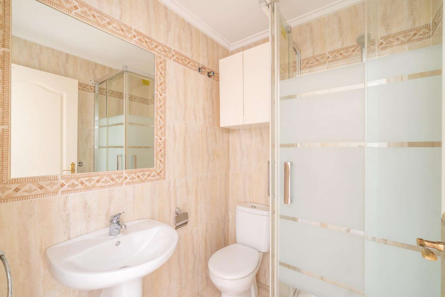 PŘÍZEMNÍ APARTMÁN S PROSTORNOU ZAHRADOU – LOS DOLSES, ORIHUELA COSTA
