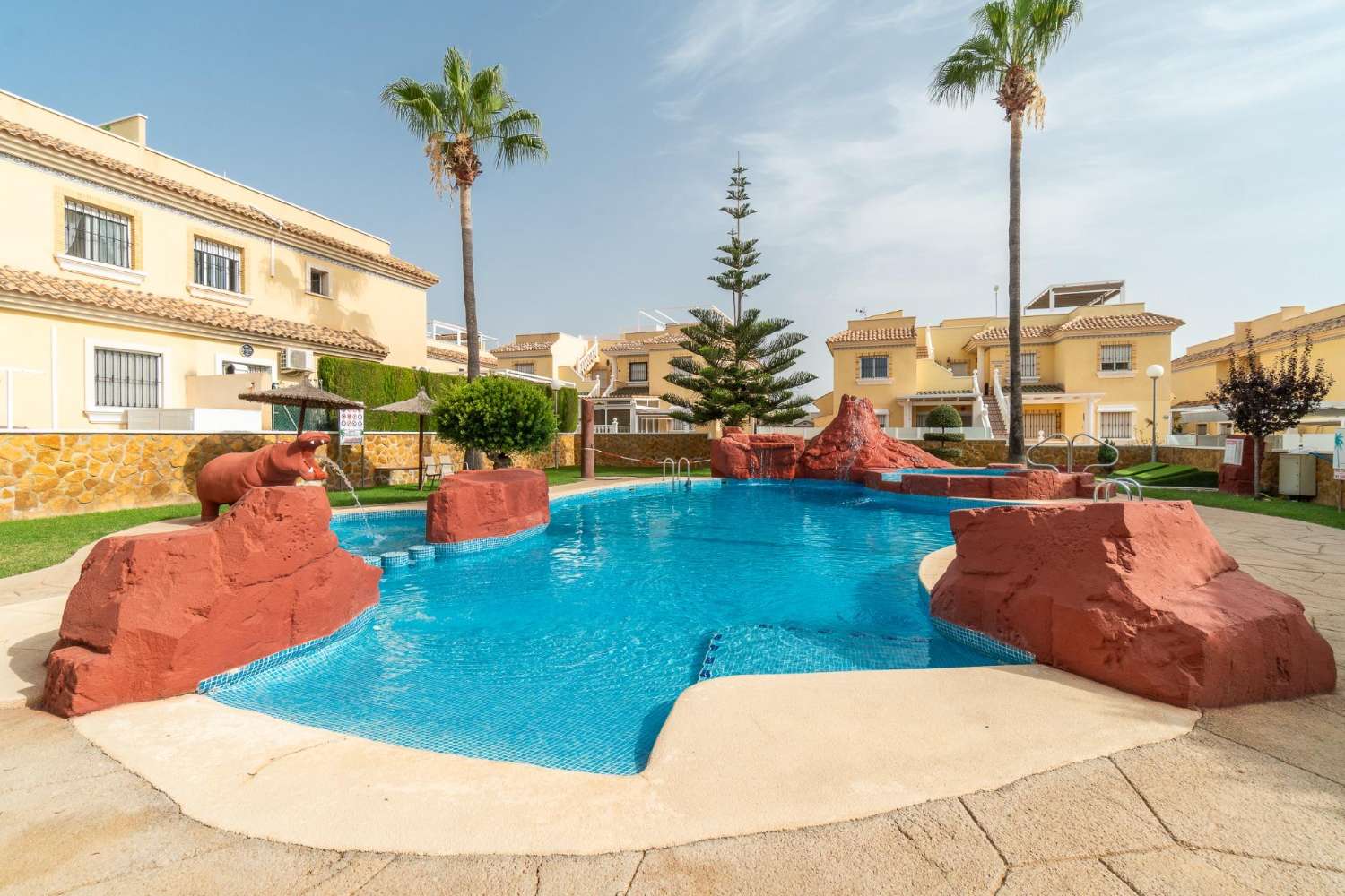 PŘÍZEMNÍ APARTMÁN S PROSTORNOU ZAHRADOU – LOS DOLSES, ORIHUELA COSTA