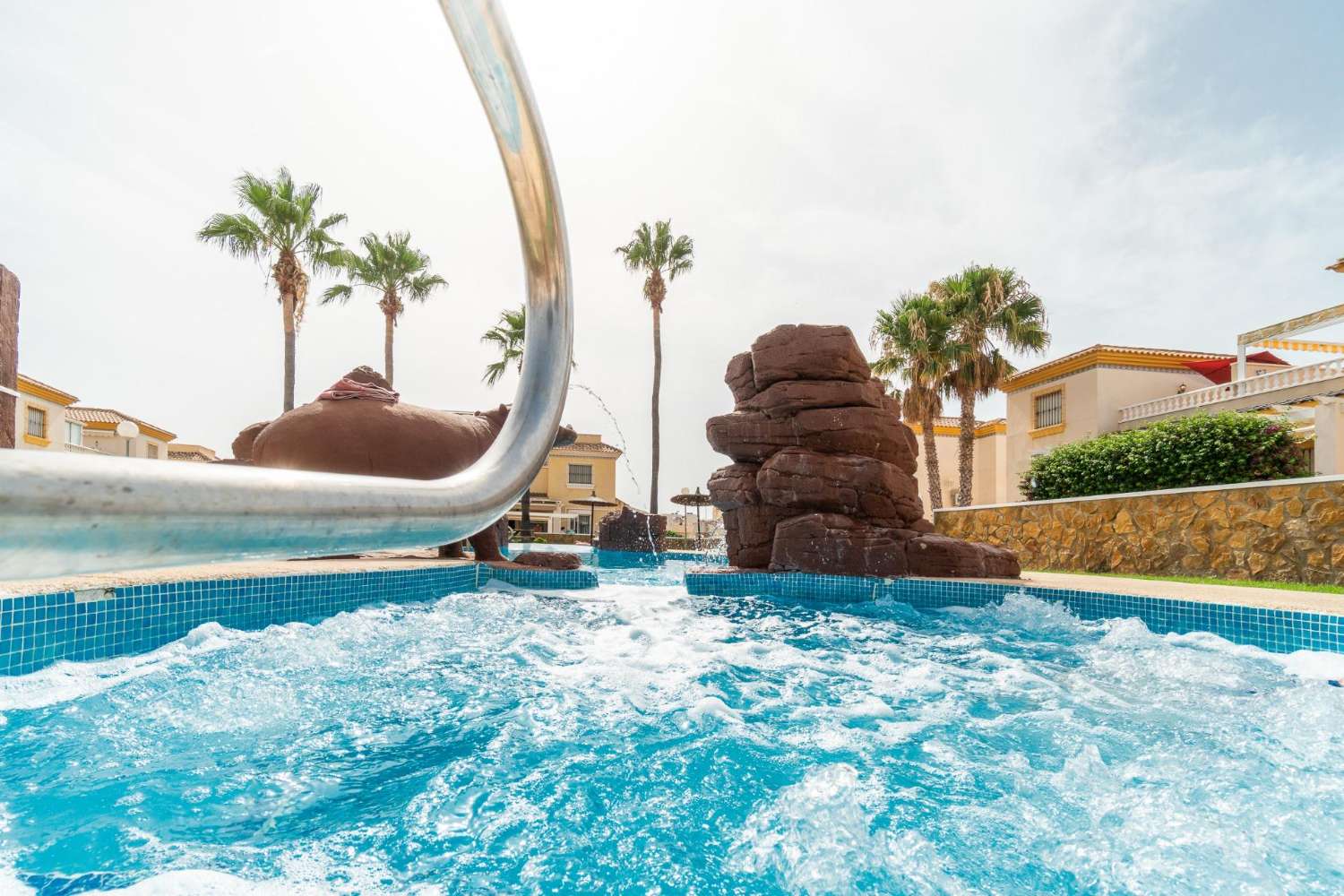 PŘÍZEMNÍ APARTMÁN S PROSTORNOU ZAHRADOU – LOS DOLSES, ORIHUELA COSTA