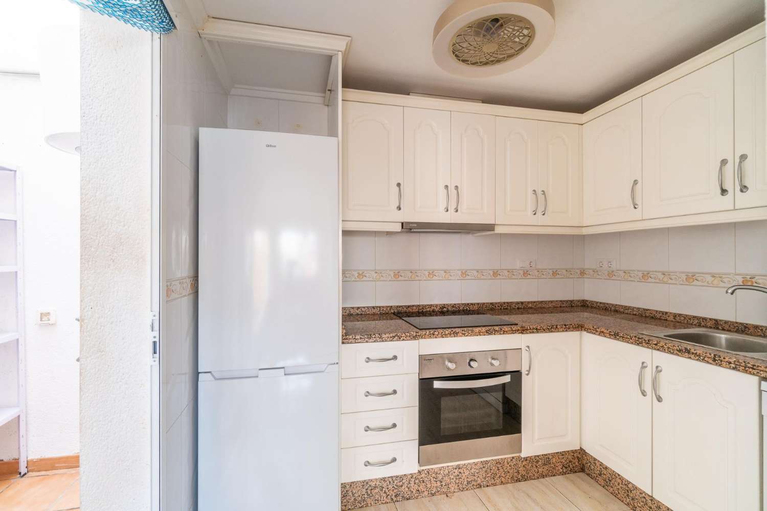 PŘÍZEMNÍ APARTMÁN S PROSTORNOU ZAHRADOU – LOS DOLSES, ORIHUELA COSTA