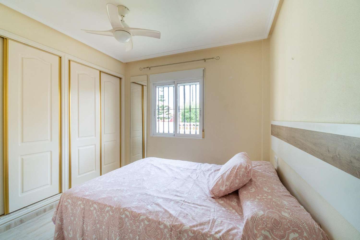 PŘÍZEMNÍ APARTMÁN S PROSTORNOU ZAHRADOU – LOS DOLSES, ORIHUELA COSTA