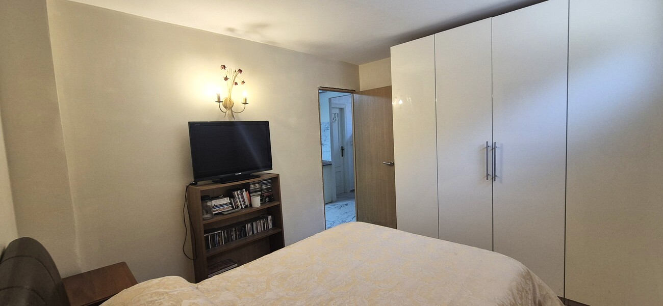 SAMOSTATNÁ VILA SE 4 LOŽNICEMI, 2 OBYTNÝMI ČÁSTMI A SOUKROMÝM BAZÉNEM – VILLAMARTÍN, ORIHUELA COSTA