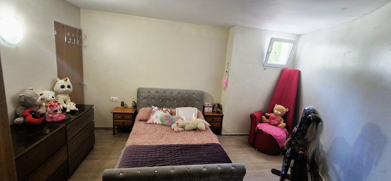 SAMOSTATNÁ VILA SE 4 LOŽNICEMI, 2 OBYTNÝMI ČÁSTMI A SOUKROMÝM BAZÉNEM – VILLAMARTÍN, ORIHUELA COSTA
