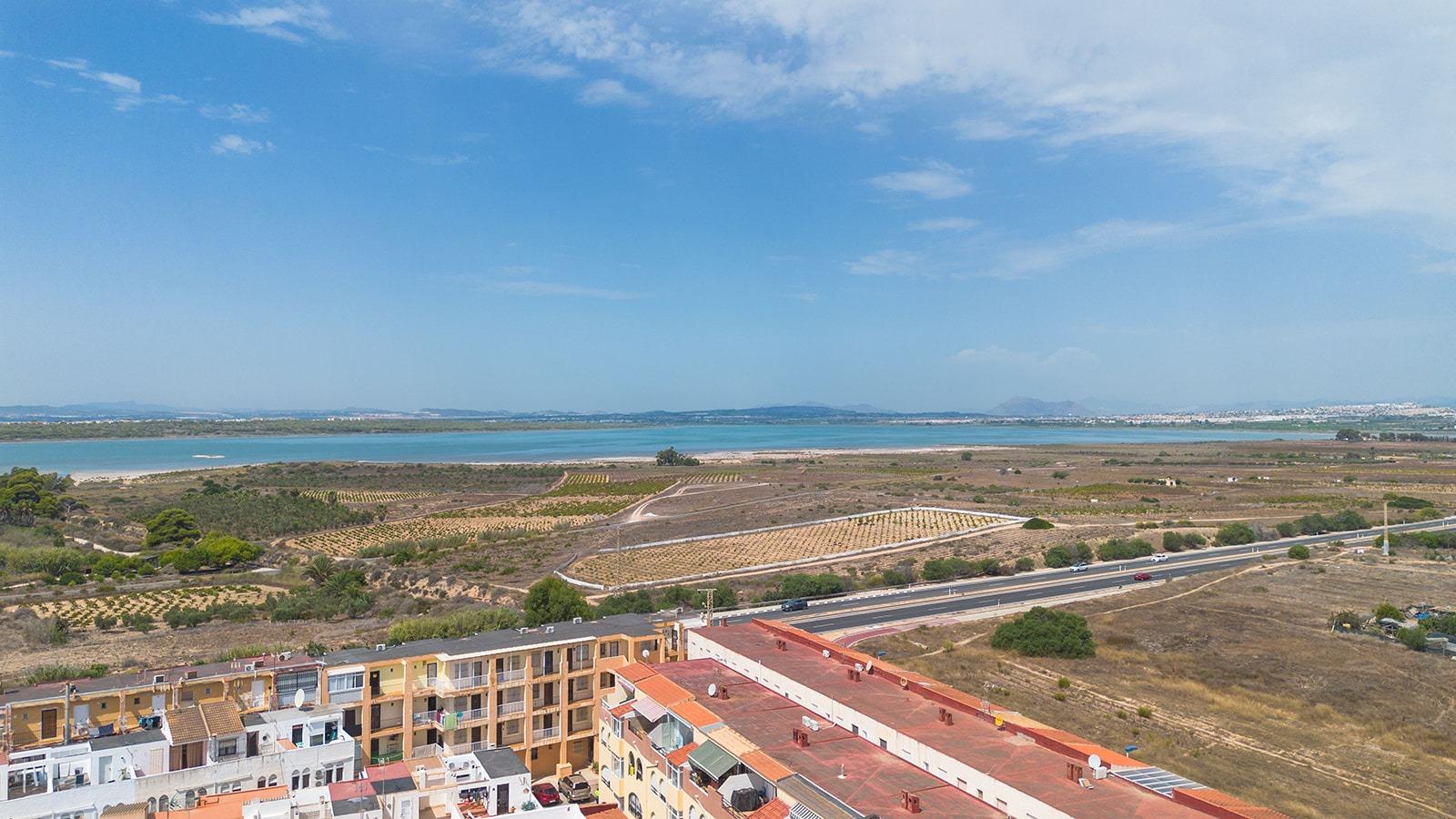 PENTHOUSE S JIŽNÍ ORIENTACÍ A TERASOU – LA MATA, TORREVIEJA