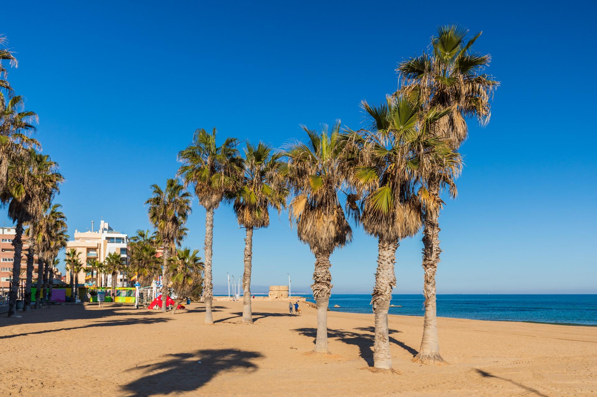 PENTHOUSE S JIŽNÍ ORIENTACÍ A TERASOU – LA MATA, TORREVIEJA