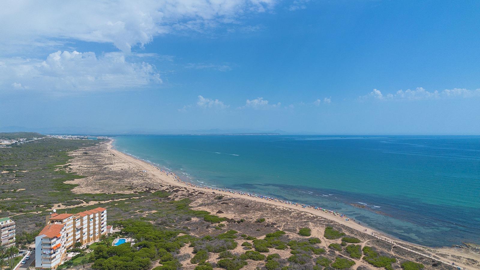 PENTHOUSE S JIŽNÍ ORIENTACÍ A TERASOU – LA MATA, TORREVIEJA