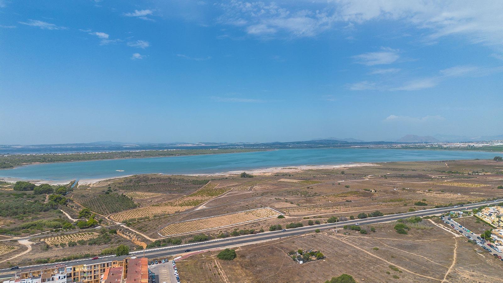 PENTHOUSE S JIŽNÍ ORIENTACÍ A TERASOU – LA MATA, TORREVIEJA