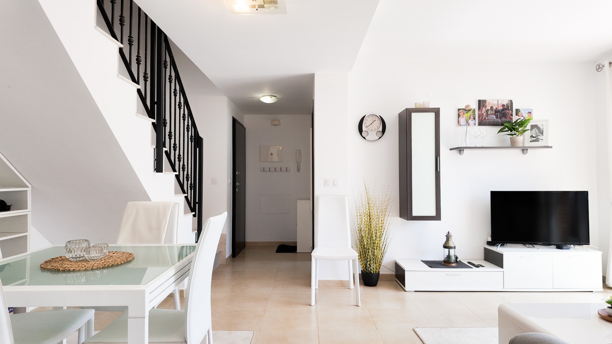 APARTMÁN SE 2 LOŽNICEMI, JIŽNÍ ORIENTACÍ A SOUKROMÝM SOLÁRIEM – VILLAMARTÍN