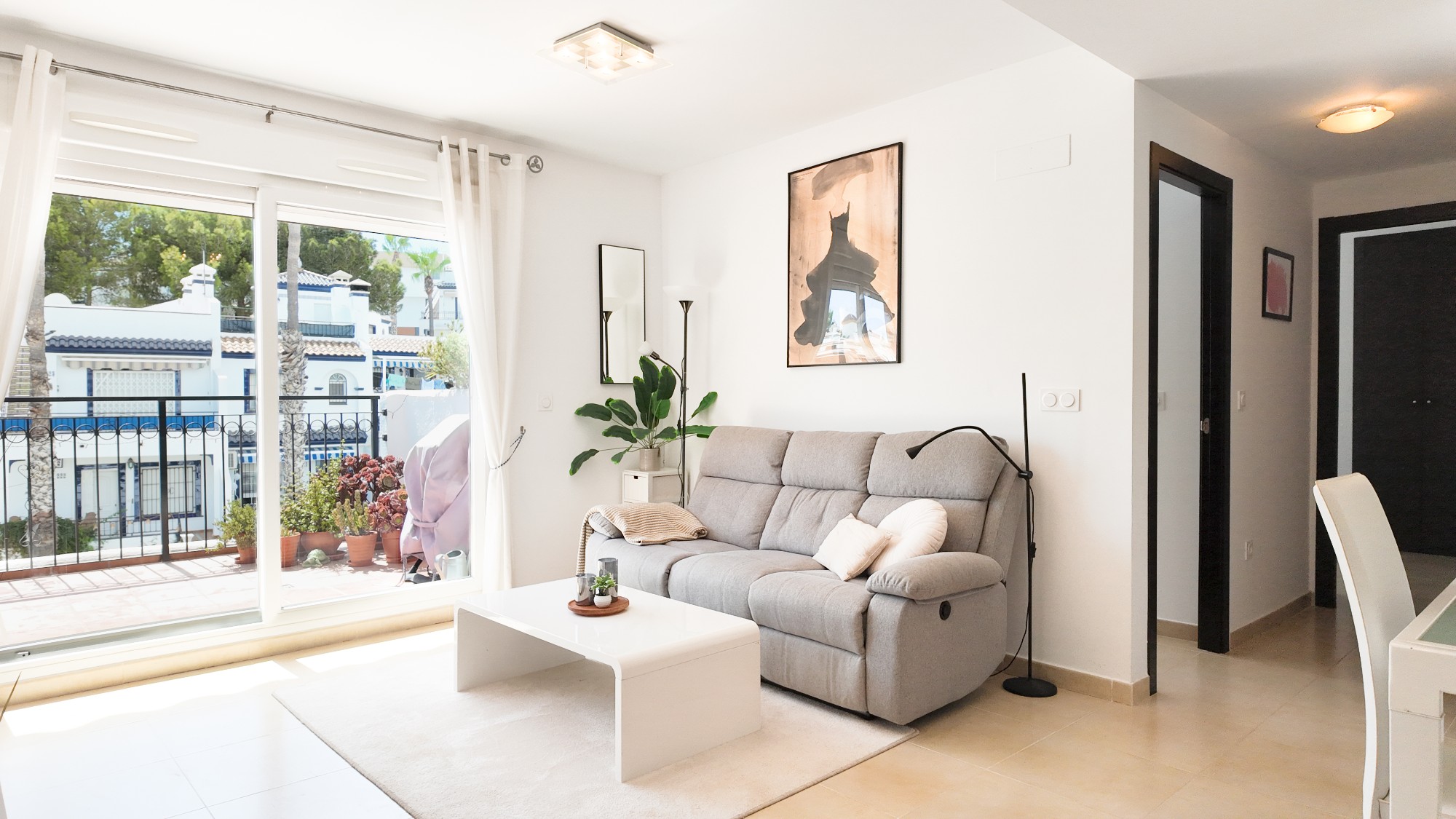 APARTMÁN SE 2 LOŽNICEMI, JIŽNÍ ORIENTACÍ A SOUKROMÝM SOLÁRIEM – VILLAMARTÍN