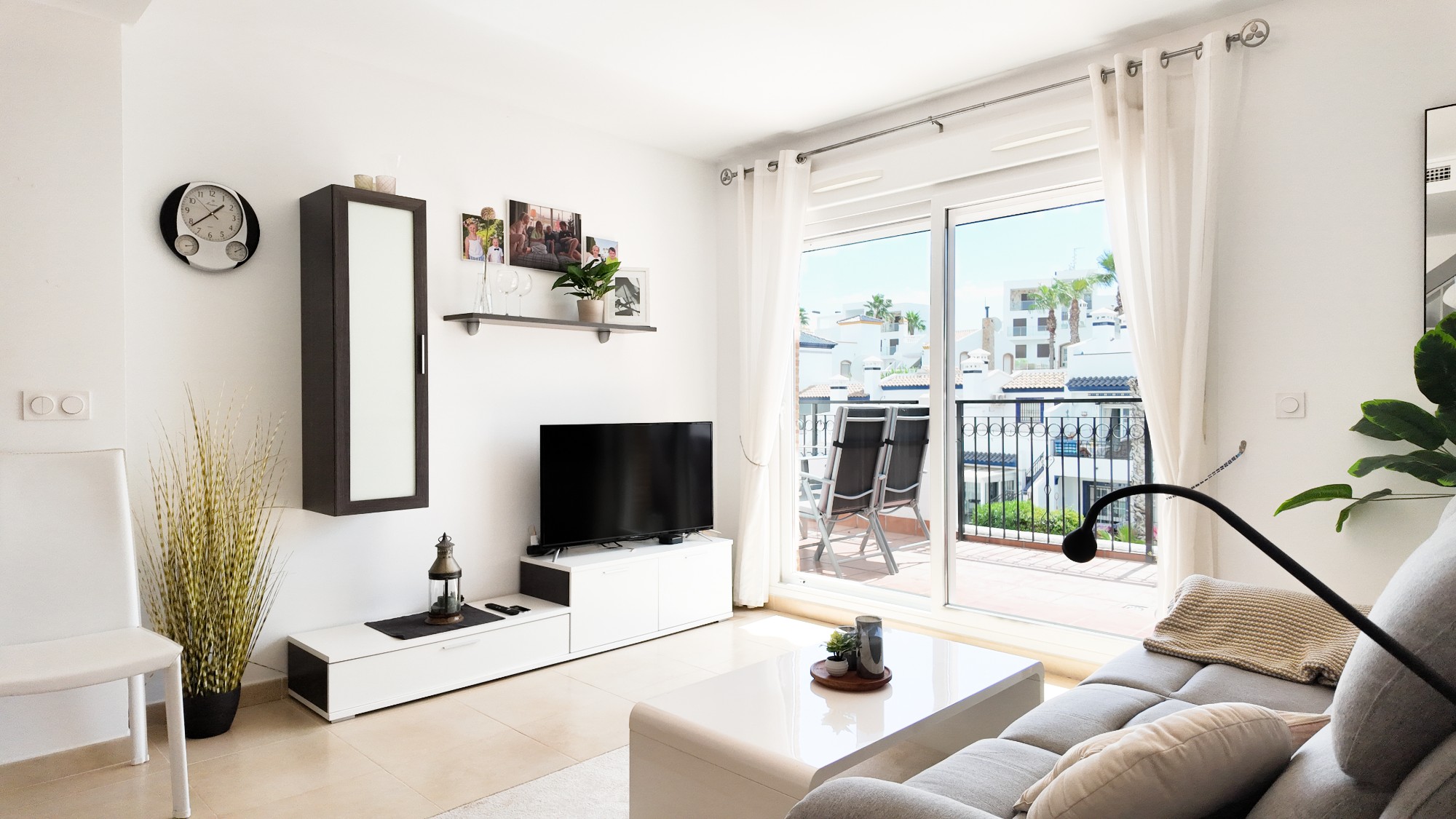 APARTMÁN SE 2 LOŽNICEMI, JIŽNÍ ORIENTACÍ A SOUKROMÝM SOLÁRIEM – VILLAMARTÍN