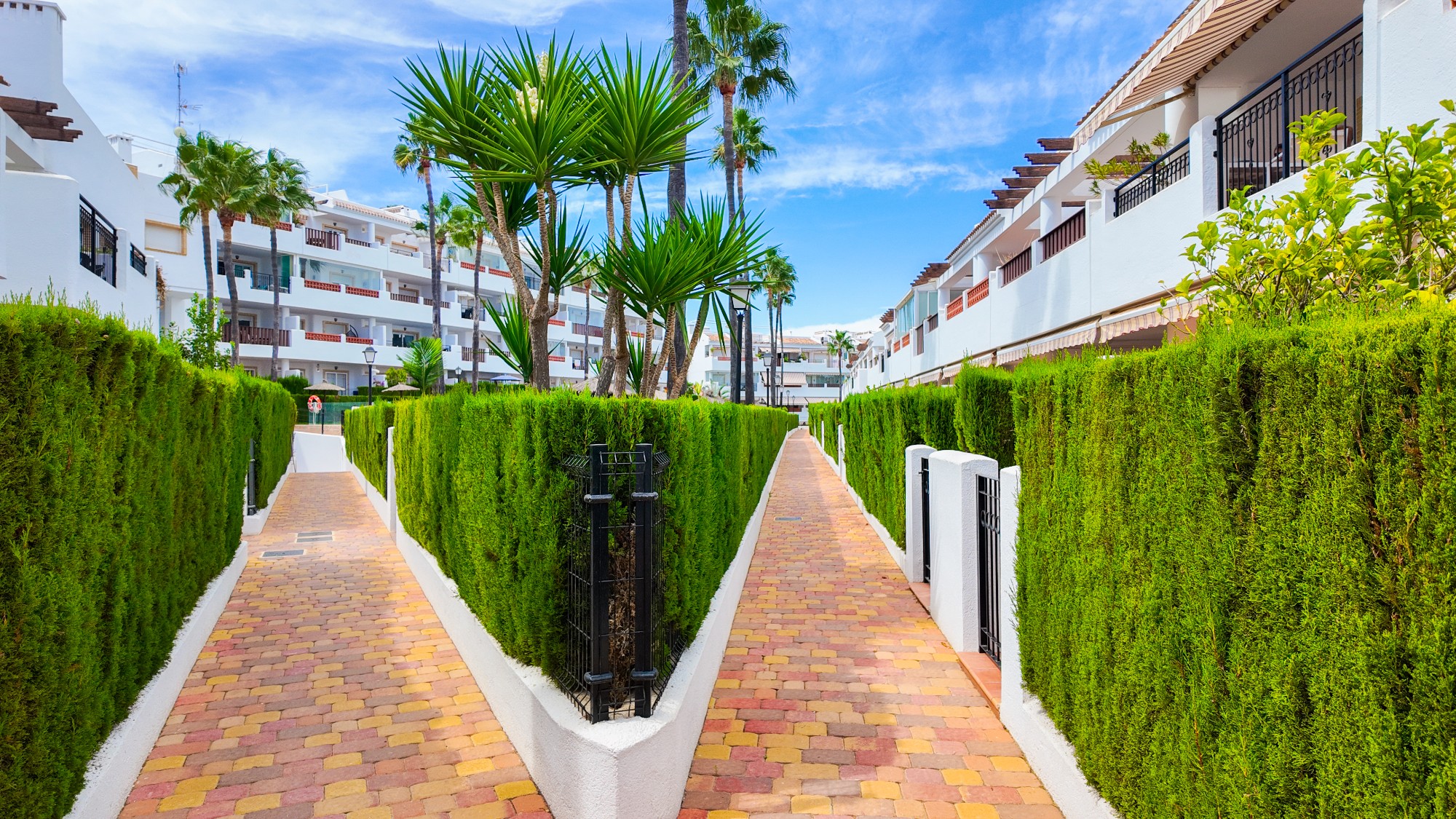 APARTMÁN SE 2 LOŽNICEMI, JIŽNÍ ORIENTACÍ A SOUKROMÝM SOLÁRIEM – VILLAMARTÍN