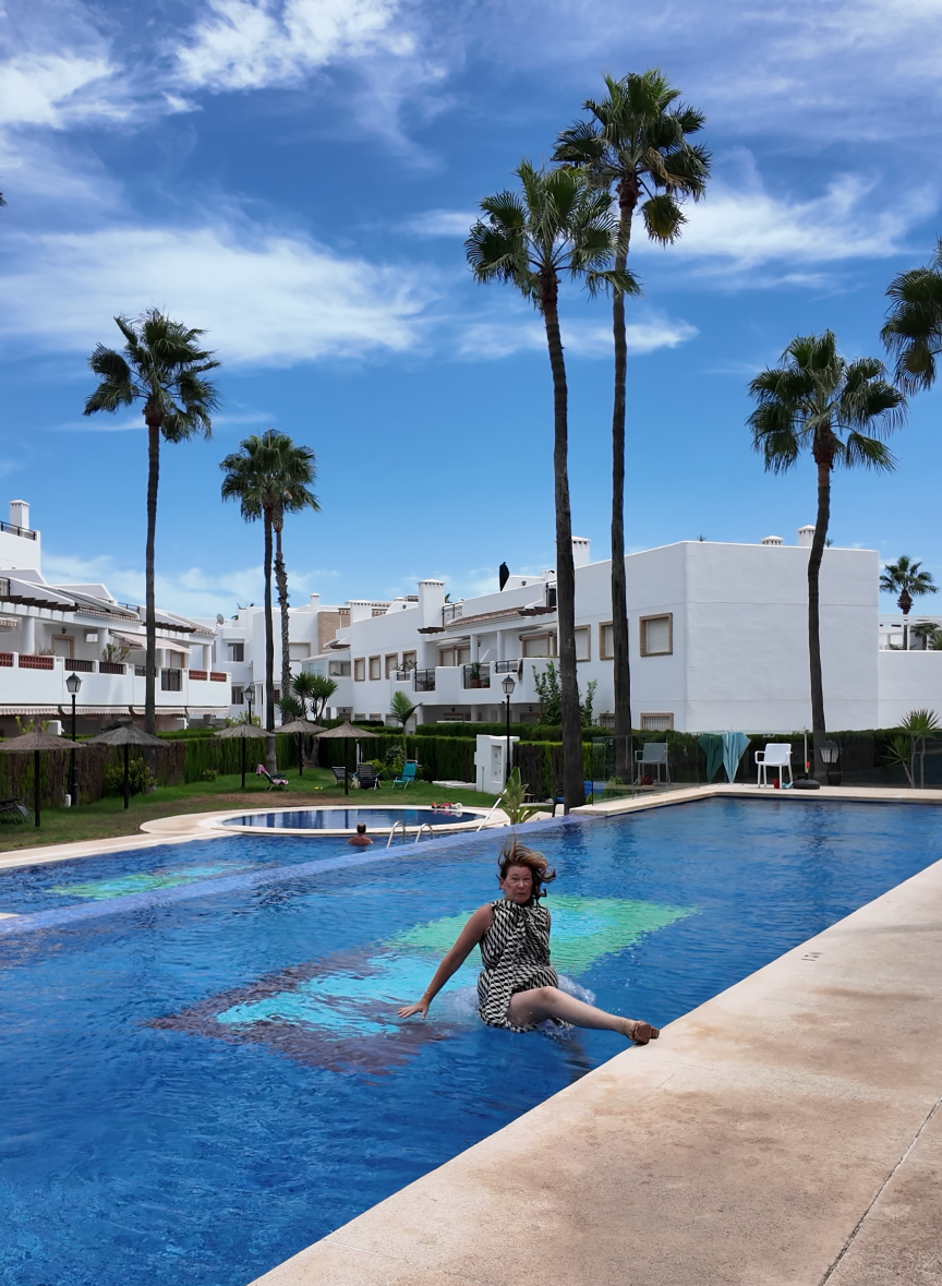 APARTMÁN SE 2 LOŽNICEMI, JIŽNÍ ORIENTACÍ A SOUKROMÝM SOLÁRIEM – VILLAMARTÍN