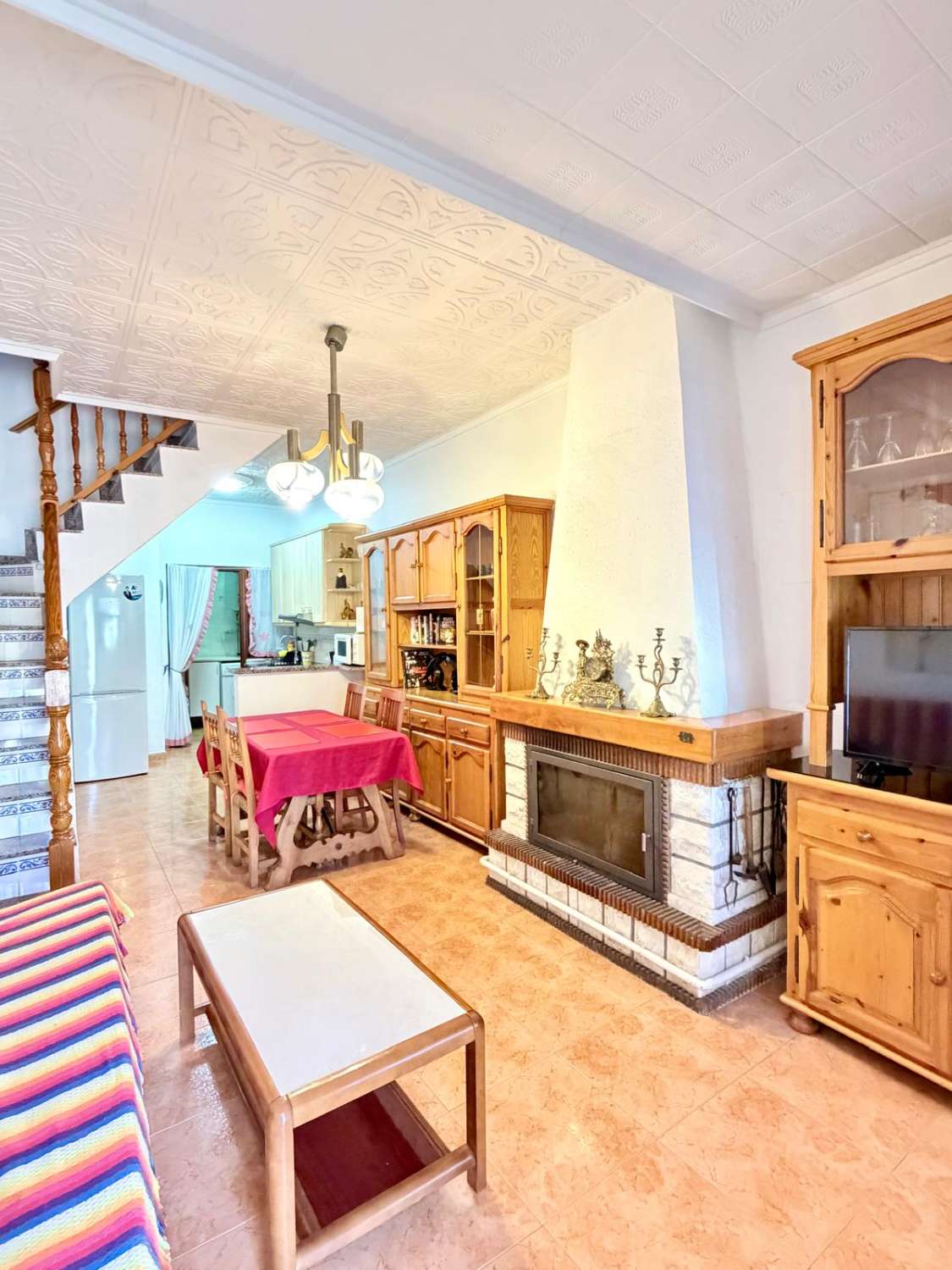 TWO-BEDROOM TOWNHOUSE WITH TWO TERRACES FOR LONG-TERM RENT – TORREVIEJA