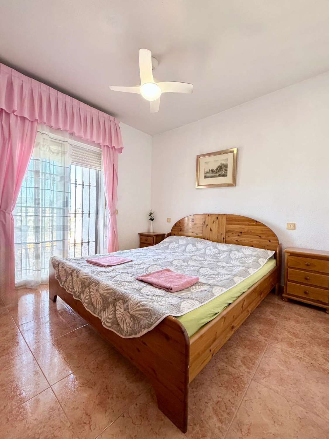 TWO-BEDROOM TOWNHOUSE WITH TWO TERRACES FOR LONG-TERM RENT – TORREVIEJA